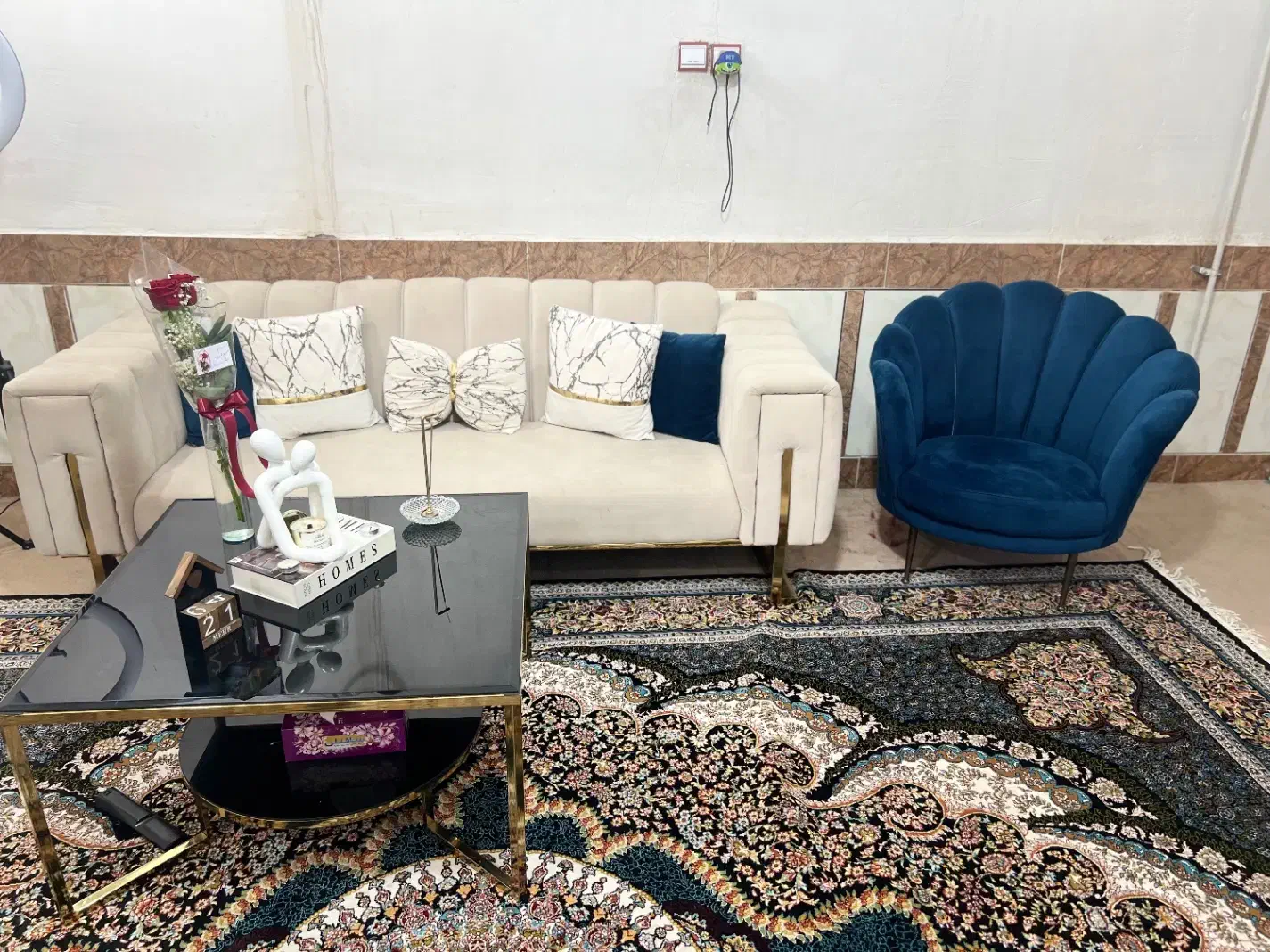 مبل راحتی|مبلمان خانگی و میز عسلی|باوی, |دیوار