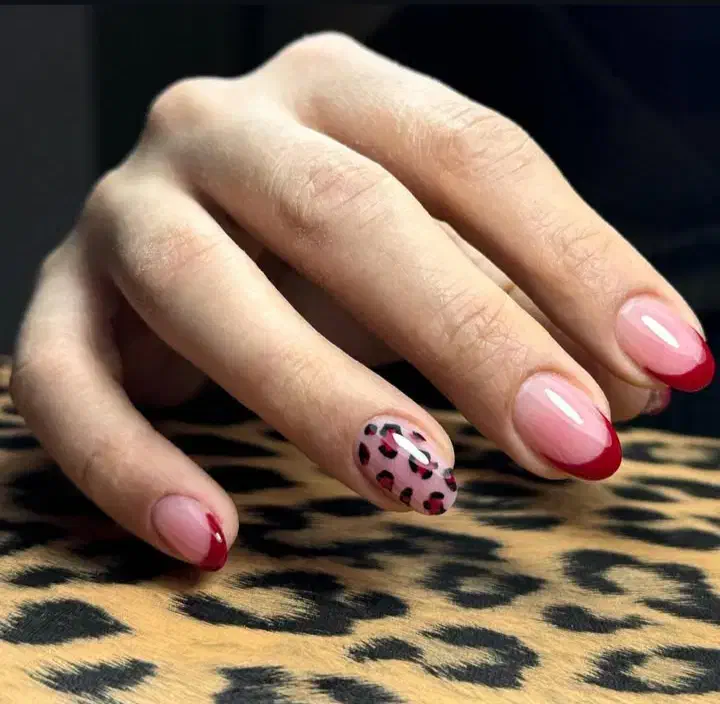 ناخنهایی زیبا با کاشت ناخن|خدمات آرایشگری و زیبایی|مرند, |دیوار