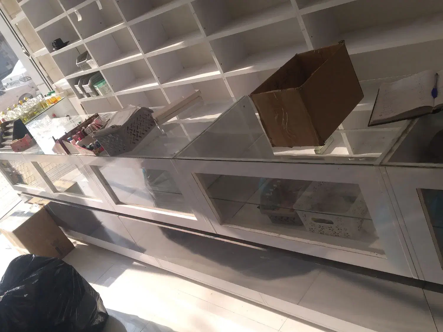 فروش دکوراسیون مغازه وکلیه لوازم ارایشی زیر قیمت|فروشگاه و مغازه|لردگان, |دیوار