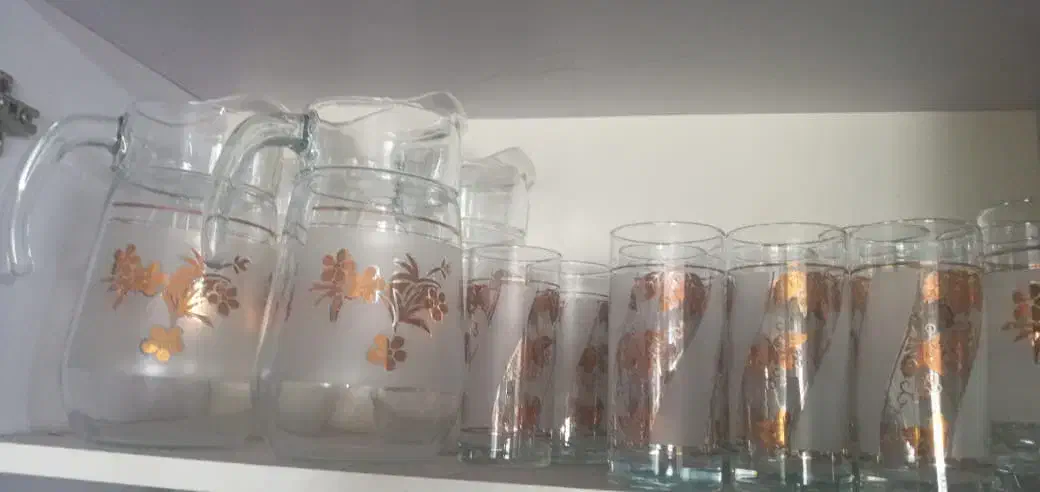 پارچ و لیوان|ظروف سرو و پذیرایی|نور, |دیوار