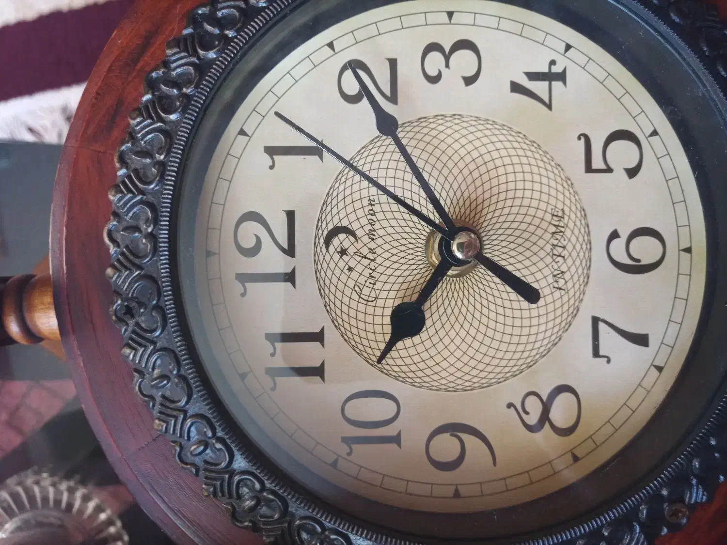 ساعت دیواری دو طرفه|ساعت|اندیشه, اندیشه فاز ۳|دیوار