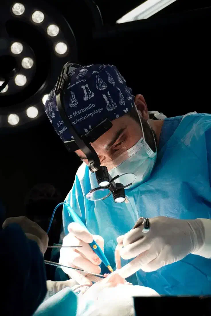 همکاری با جراحان، بیماران متعدد و پشتیبانی کامل|استخدام درمانی، زیبایی، بهداشتی|تهران, عباسآباد|دیوار