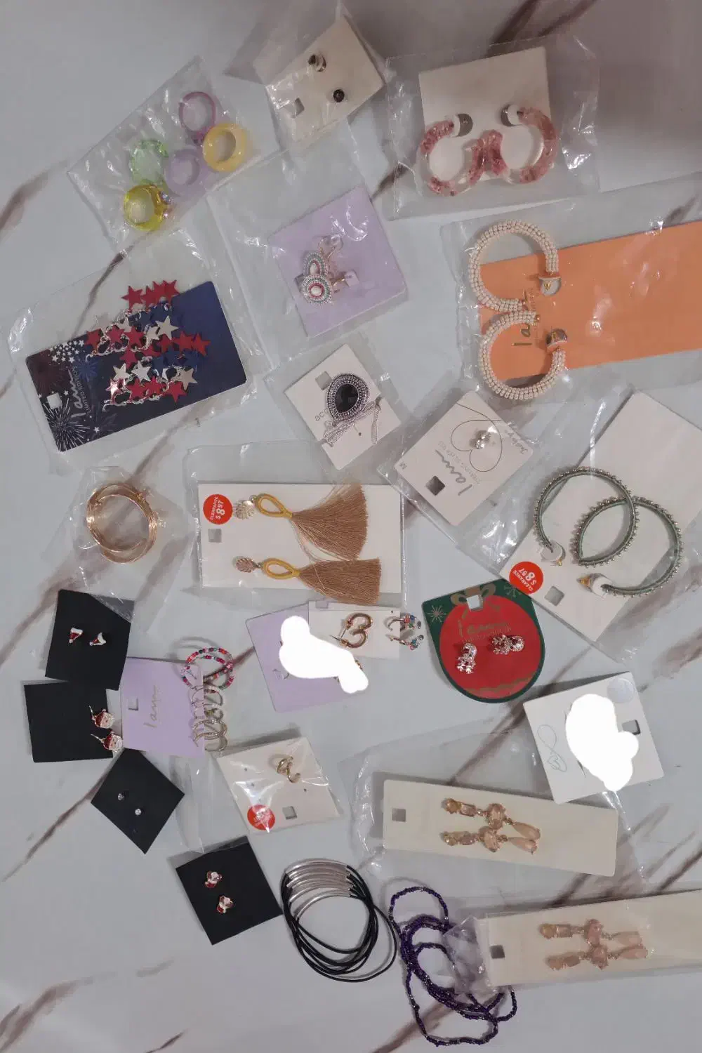 اکسسوری انگشتر گوشواره فروش کیلویی|بدلیجات|کاشمر, |دیوار