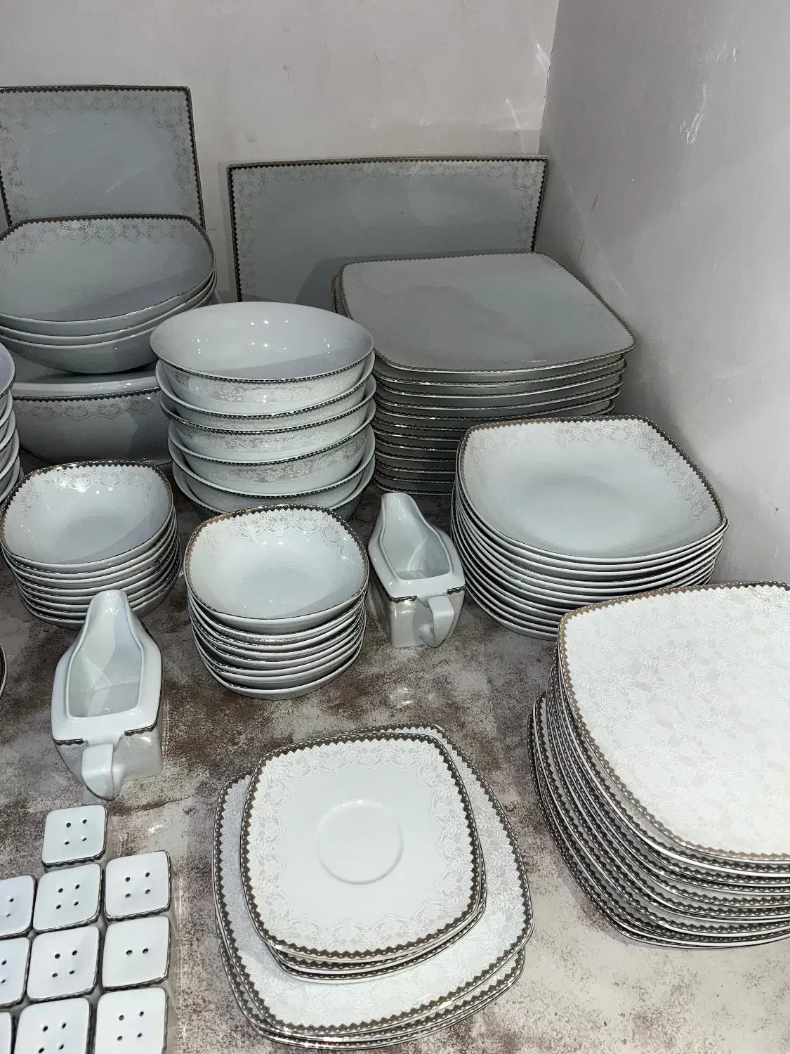 چینی|ظروف سرو و پذیرایی|همدان, |دیوار