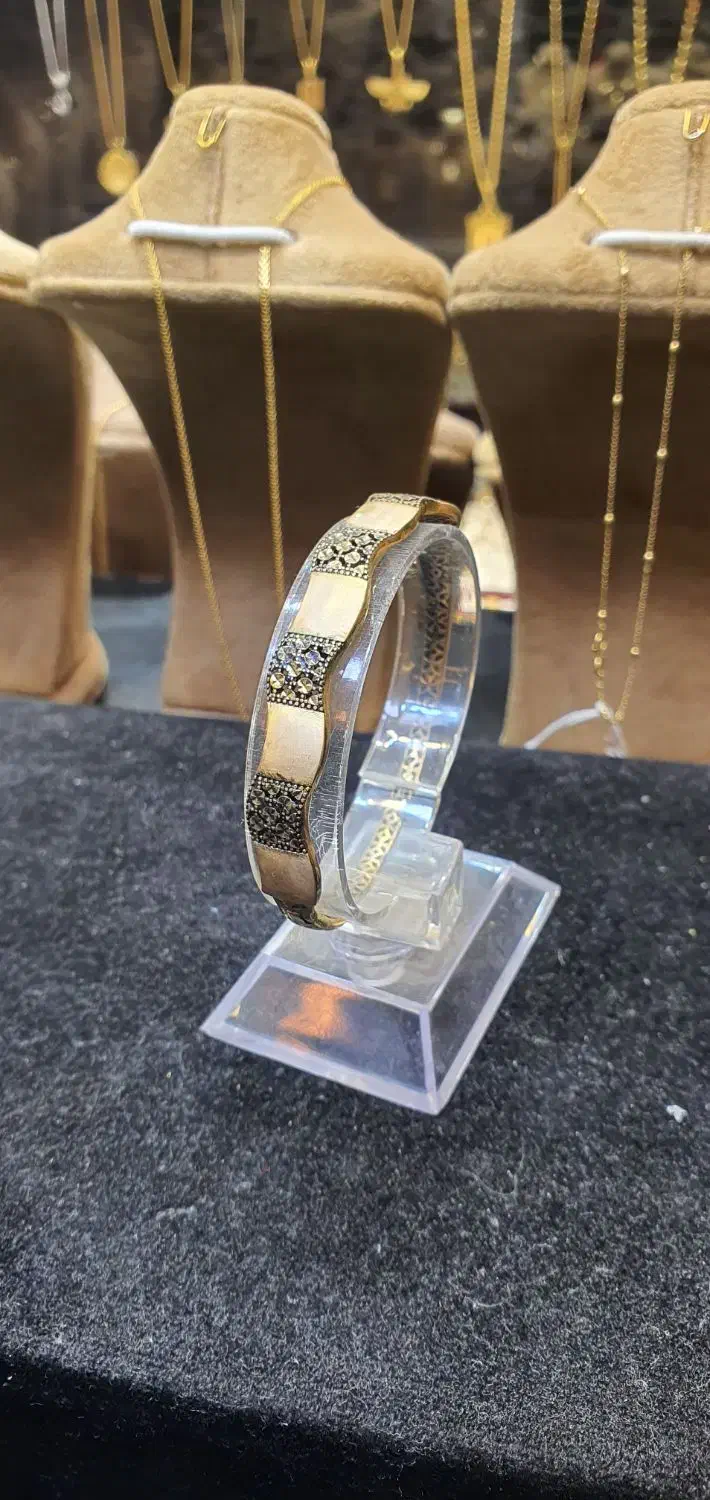 دستبند النگویی|جواهرات|اصفهان, جویباره|دیوار