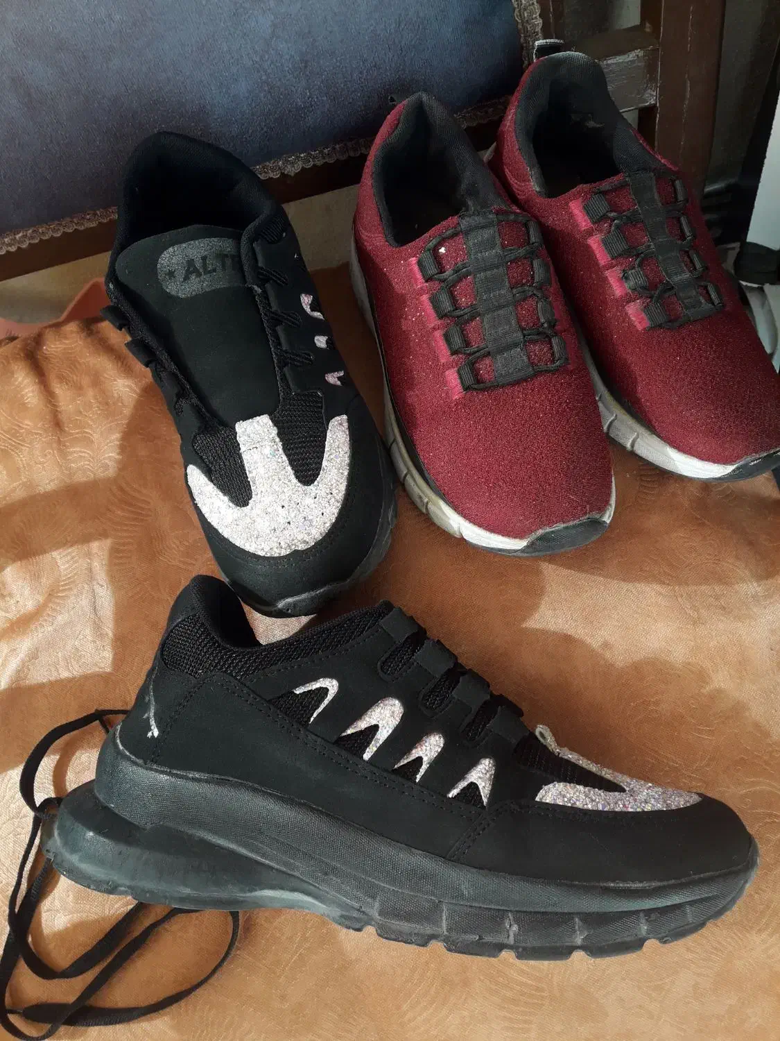 کتانی  سایز ۳۸ درحدنو|کیف، کفش، کمربند|میانه, |دیوار