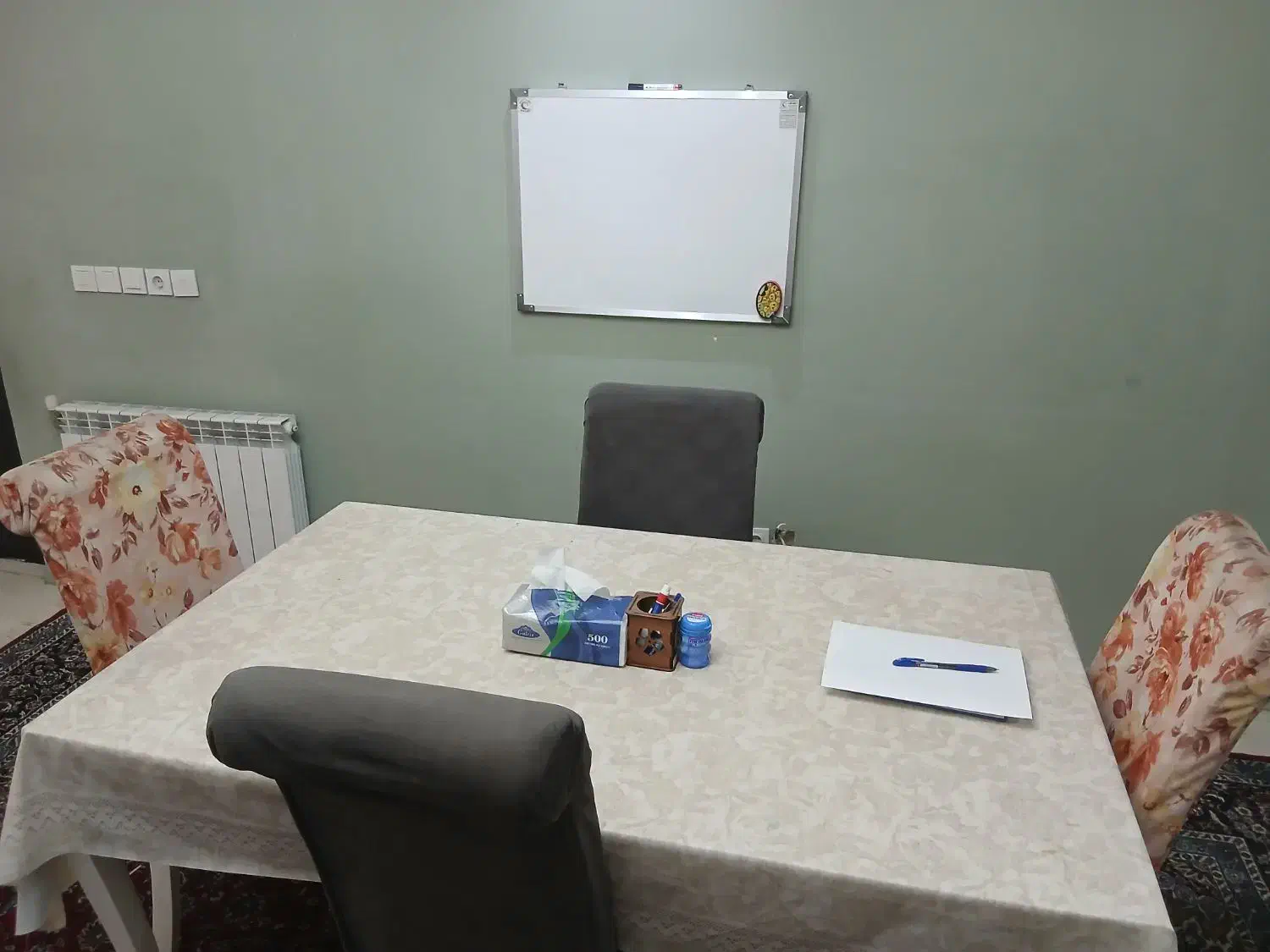 میز ۴ نفره و تخته وایت بورد نو|میز و صندلی غذاخوری|گرگان, |دیوار