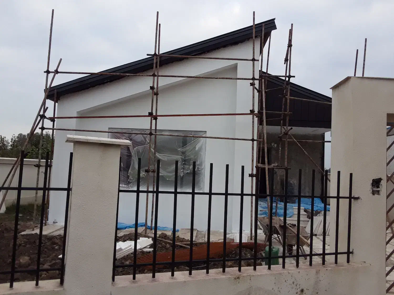 نقاشی نما.اجرایی اتشکده. نما سیمانی|خدمات پیشه و مهارت|آستانه اشرفیه, |دیوار