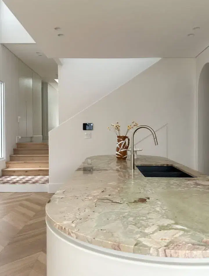 انواع کاشیکاری و سنگ کاری با بهترین کیفیت|خدمات پیشه و مهارت|خمام, |دیوار