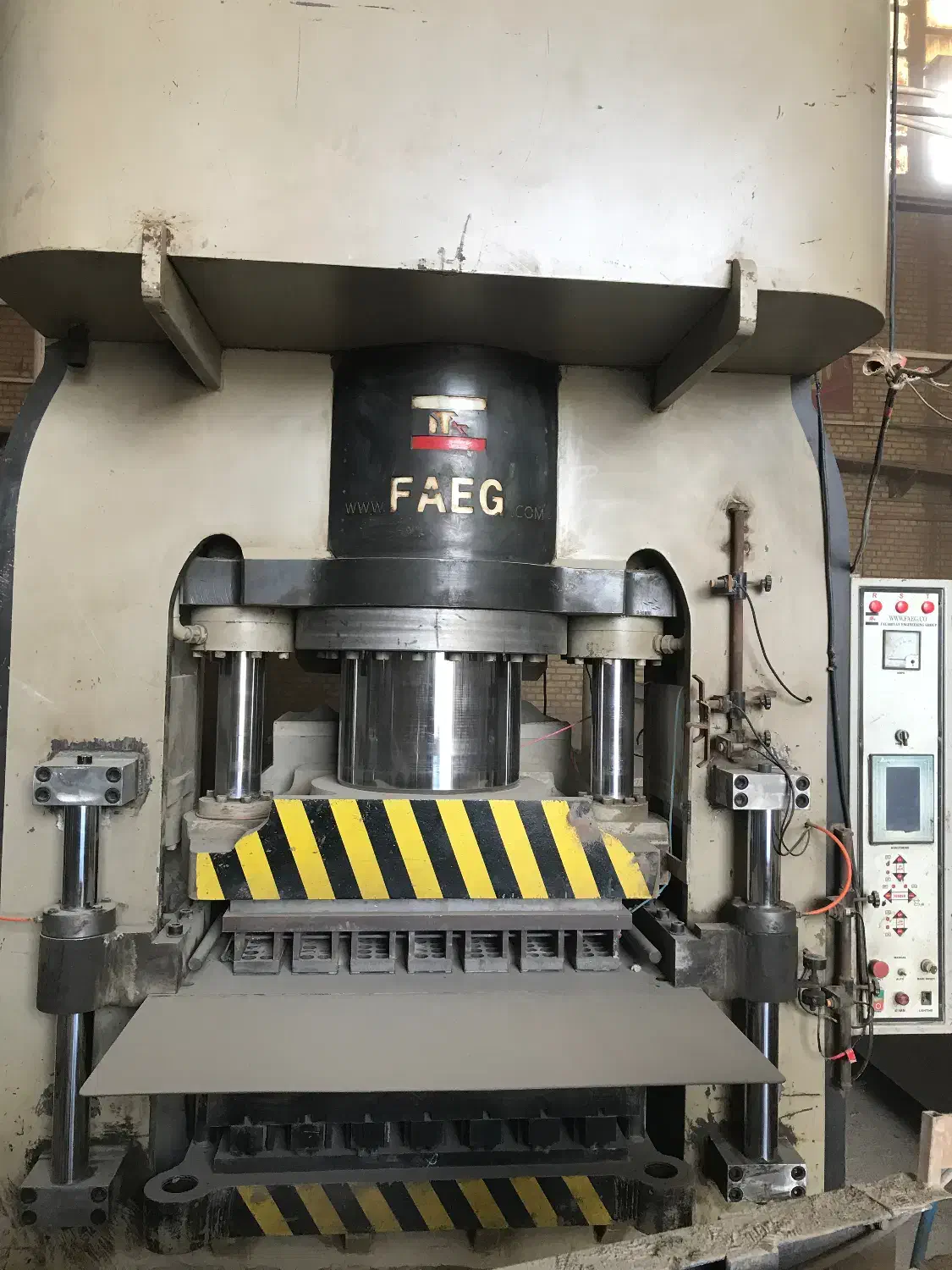 دستگاه پرس|ماشینآلات صنعتی|برخوار, |دیوار