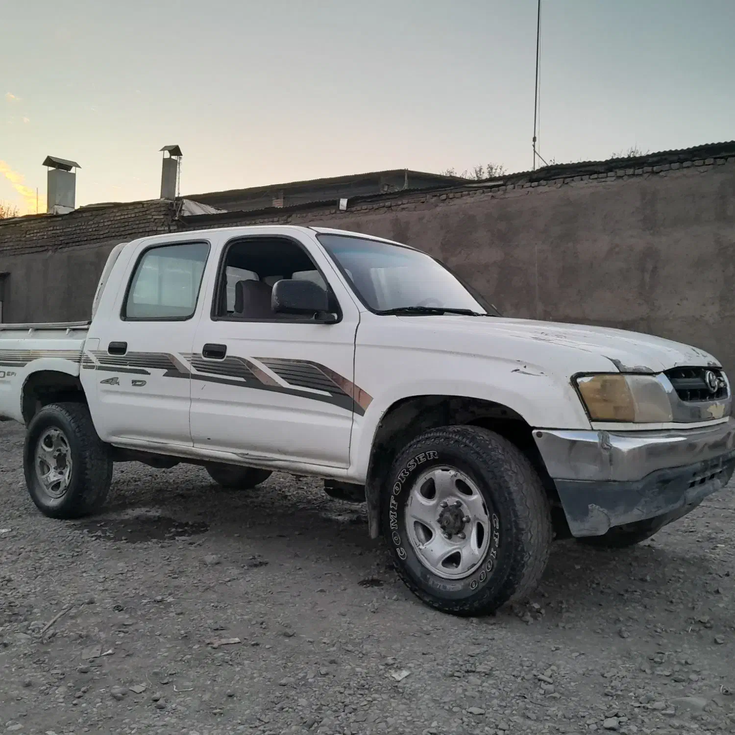 تویوتا هایلکس مدل ۲۰۰۳|خودرو سواری و وانت|مشهد, دانشجو|دیوار