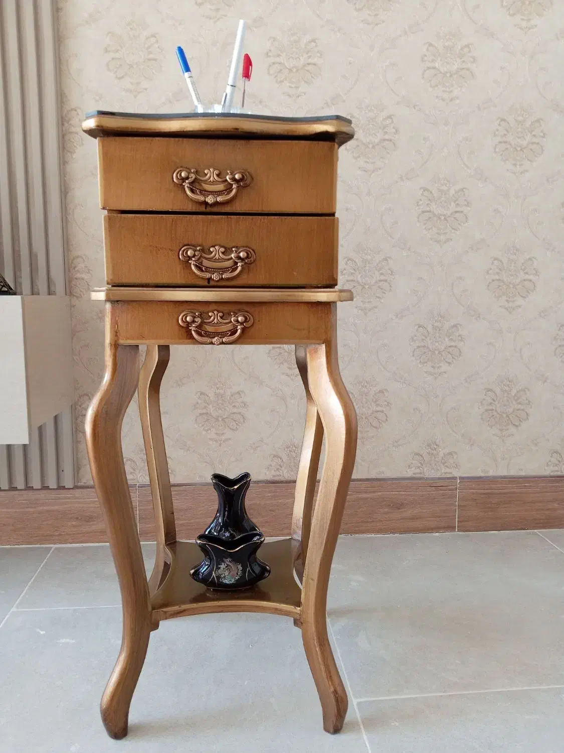 میز تلفن|میز تلفن|نجفآباد, گلدشت|دیوار