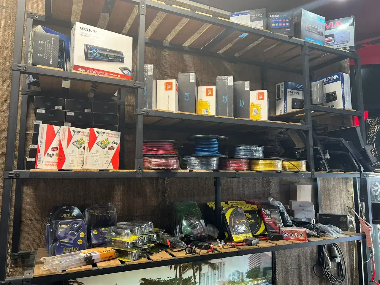 نصب و اجرای فروشگاه رگال،قفسه،مانکن و غیره|فروشگاه و مغازه|اصفهان, خانه اصفهان|دیوار