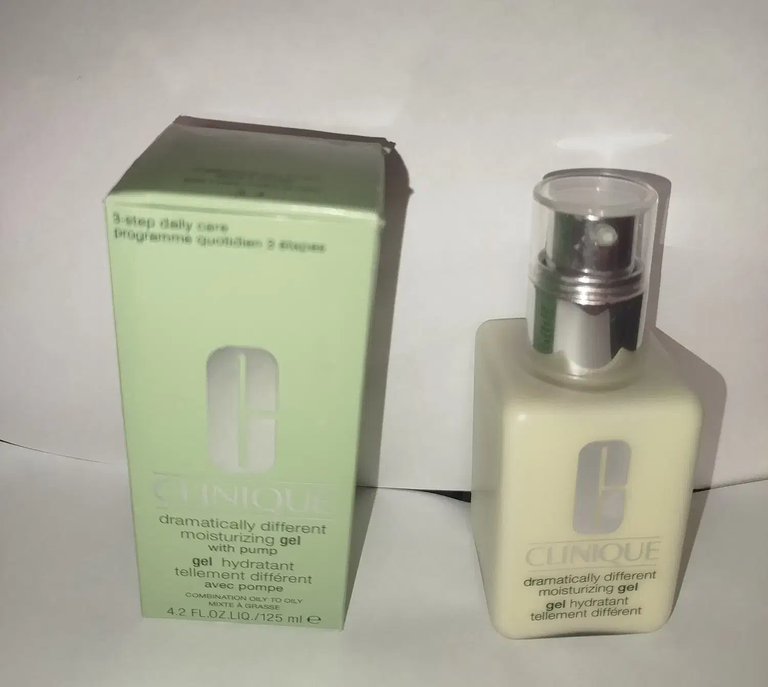 کرم آبرسان کلینیک مخصوص پوست چرب و مستعد آکنه اصل|آرایشی، بهداشتی، درمانی|شهرکرد, |دیوار