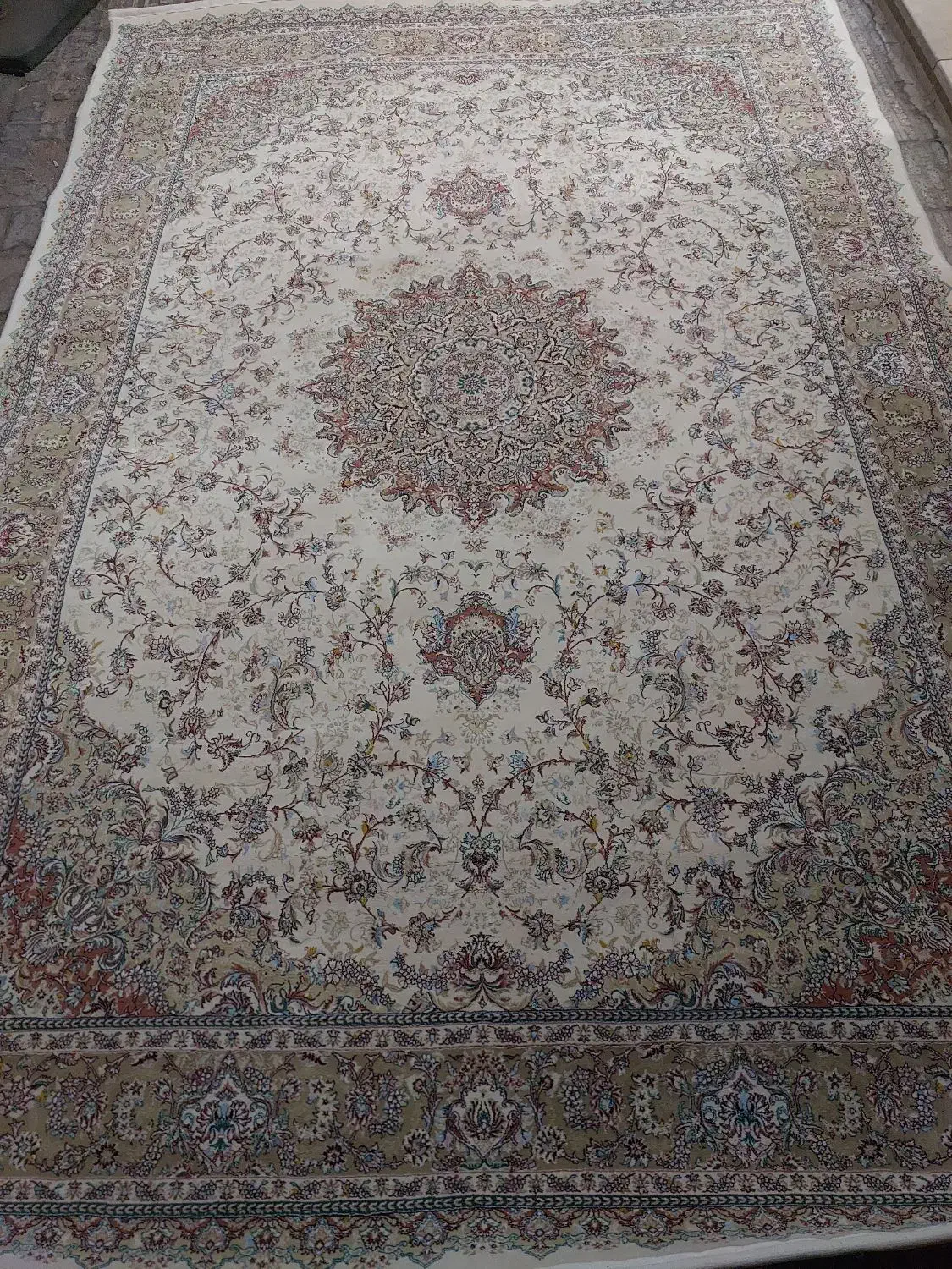 فرش رضا قهرمانی ۱تخته ۹ متری ۷۰۰شانه تراکم۲۵۵۰|فرش|اراک, |دیوار