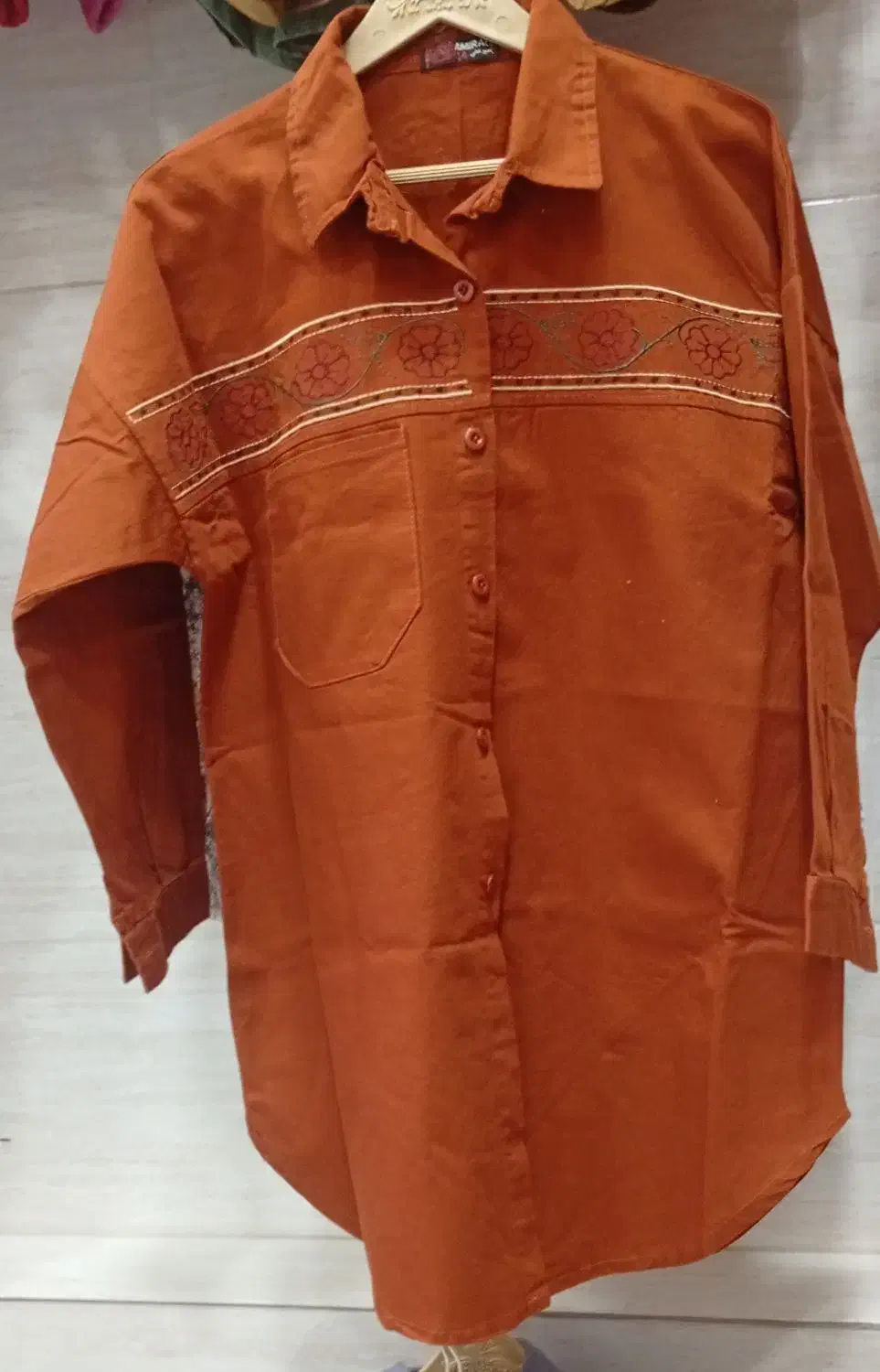 لباس زنانه و بچگانه|لباس|پیشوا, |دیوار