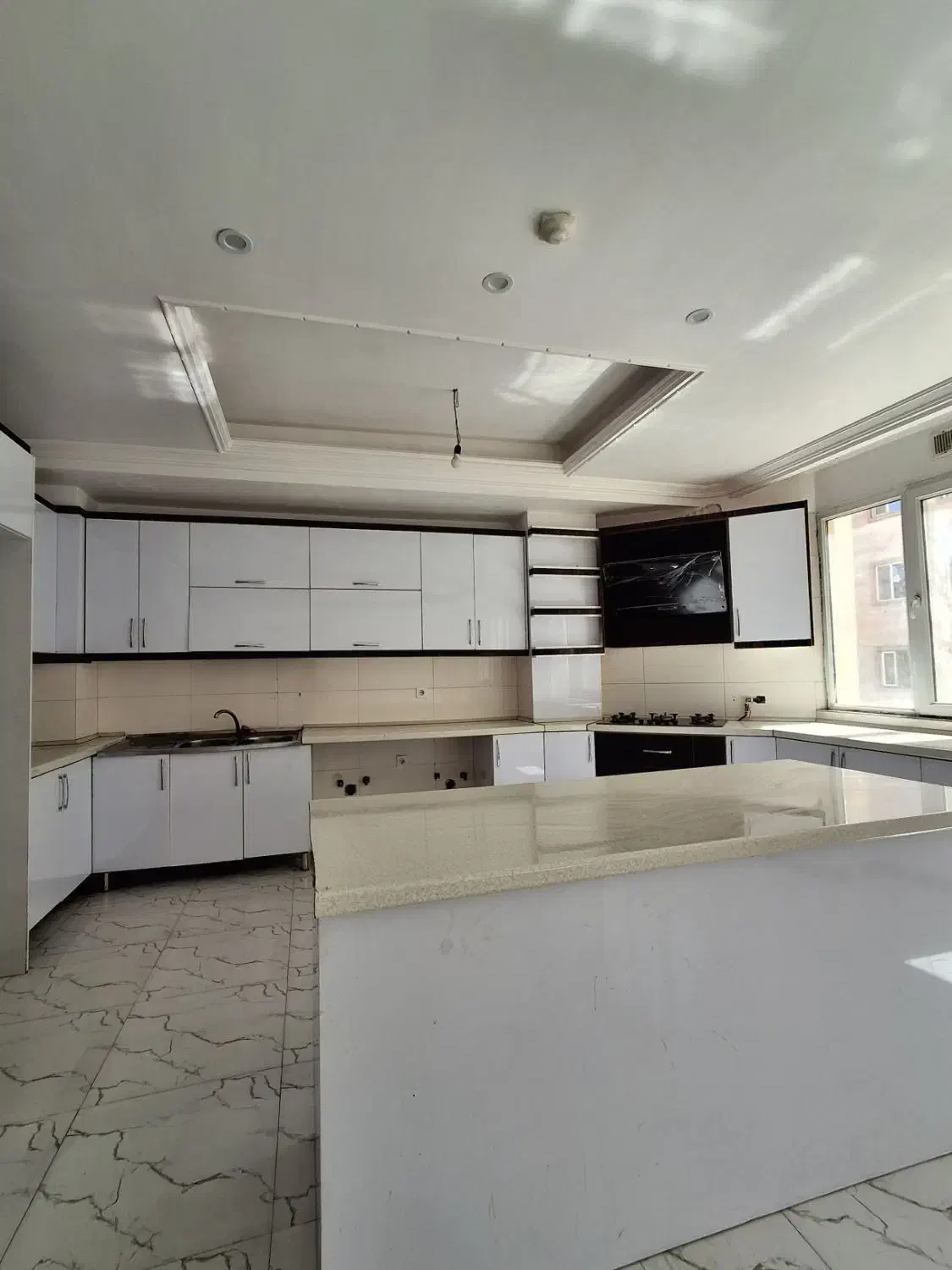 ۱۵۵متر / تک واحدی / تخلیه|اجارهٔ آپارتمان|گرمدره, |دیوار