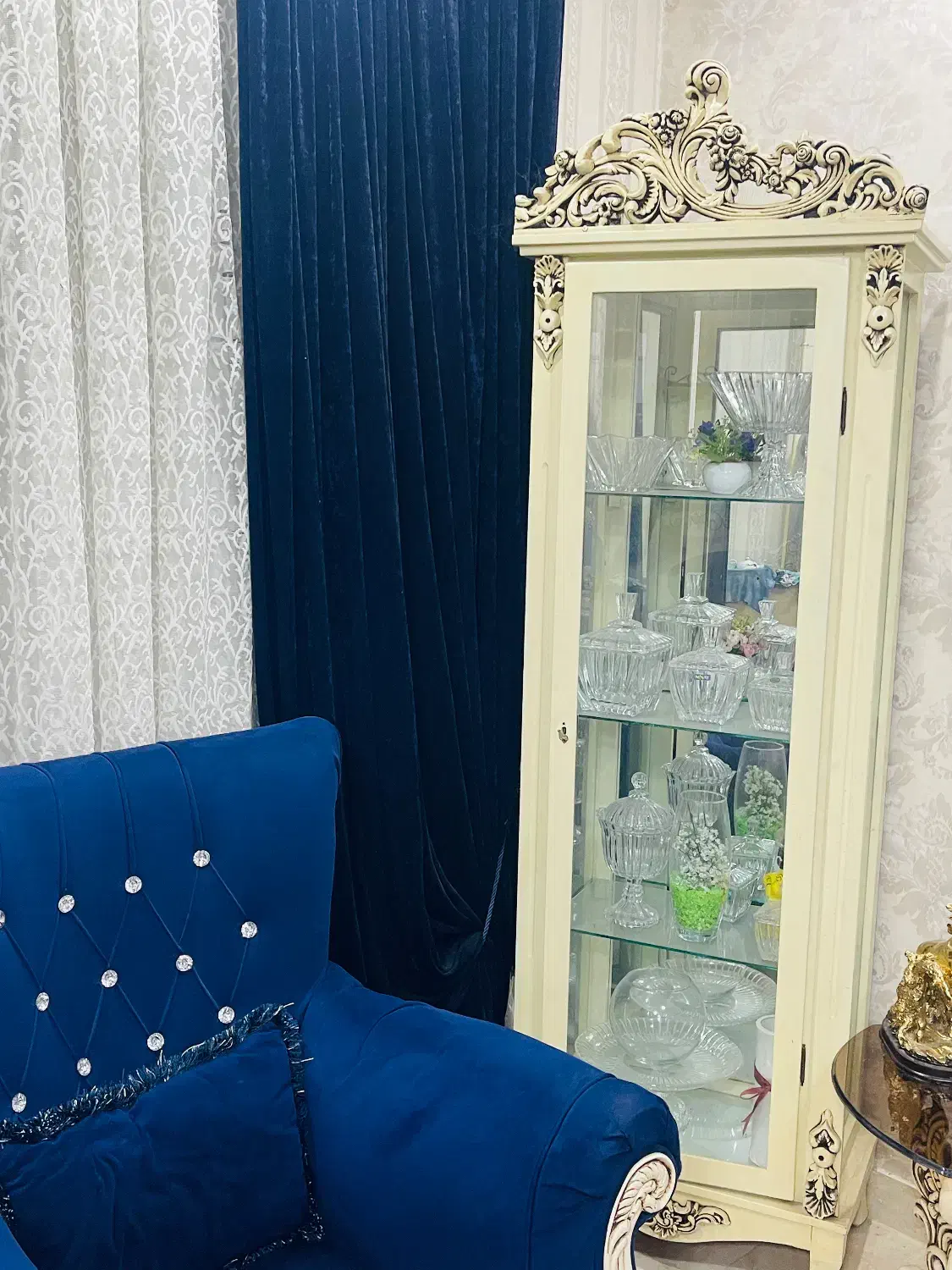 میز تلویزیون و ویترین سفید|میز تلویزیون|رشت, توشیبا|دیوار