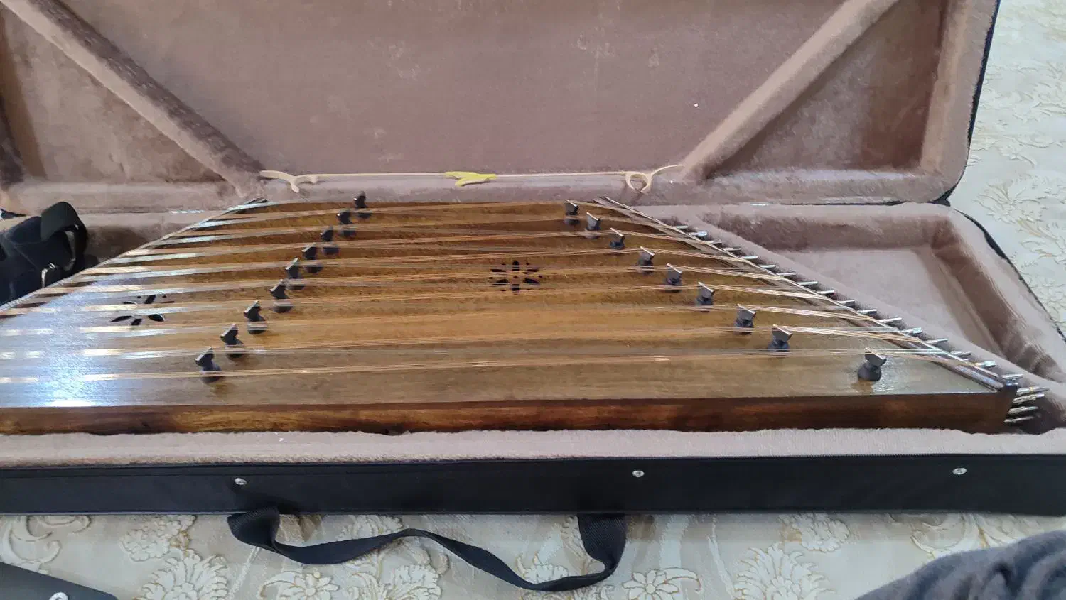 سنتور|سازهای سنتی|ایلام, |دیوار