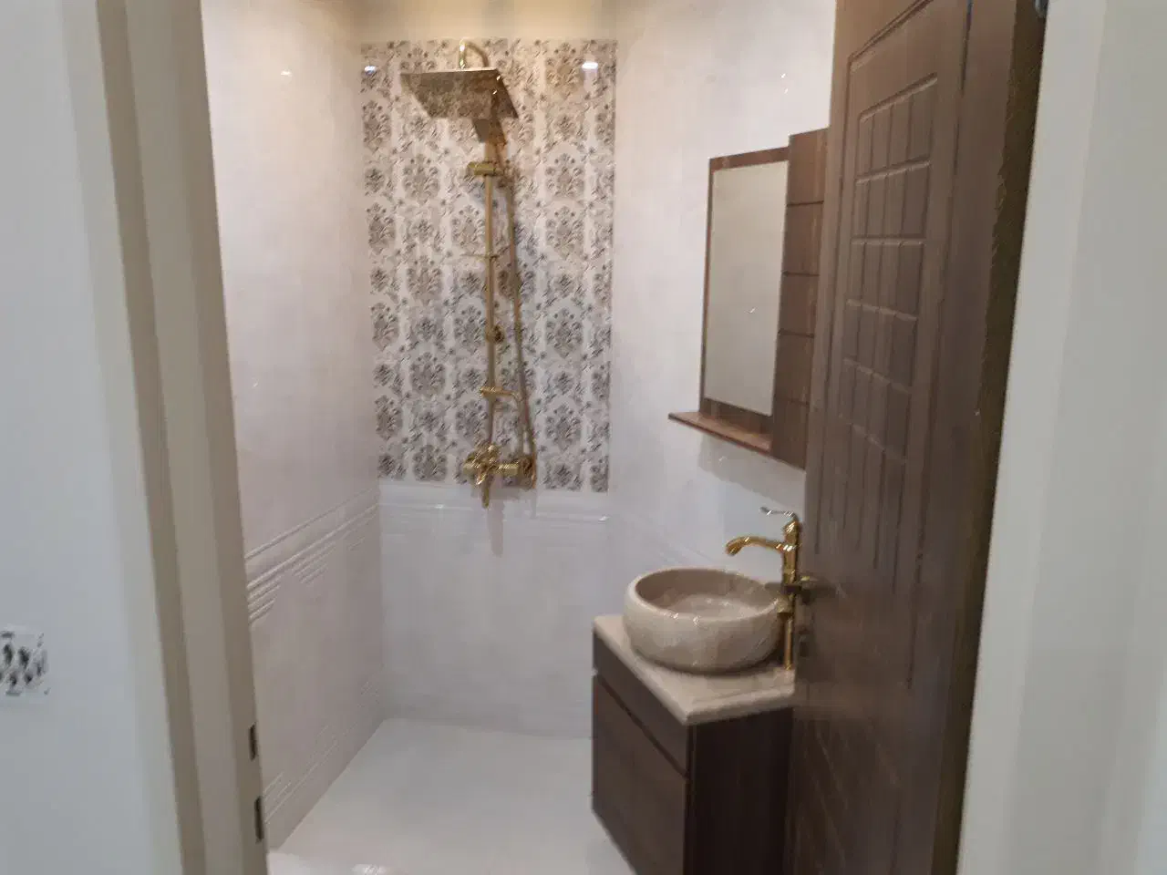 ۱۳۵متر ۲خواب بلوار  گلاب|اجارهٔ آپارتمان|تهران, چوب تراش|دیوار