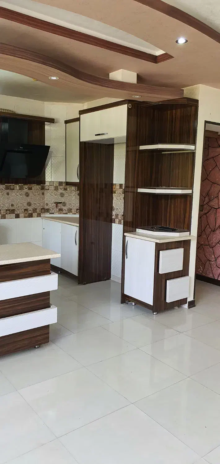 کابینت دست دوم ام دی اف با هود و سینک|کتابخانه، شلف، قفسه‌های دیواری|شاهین‌شهر, اقبال لاهوری|دیوار