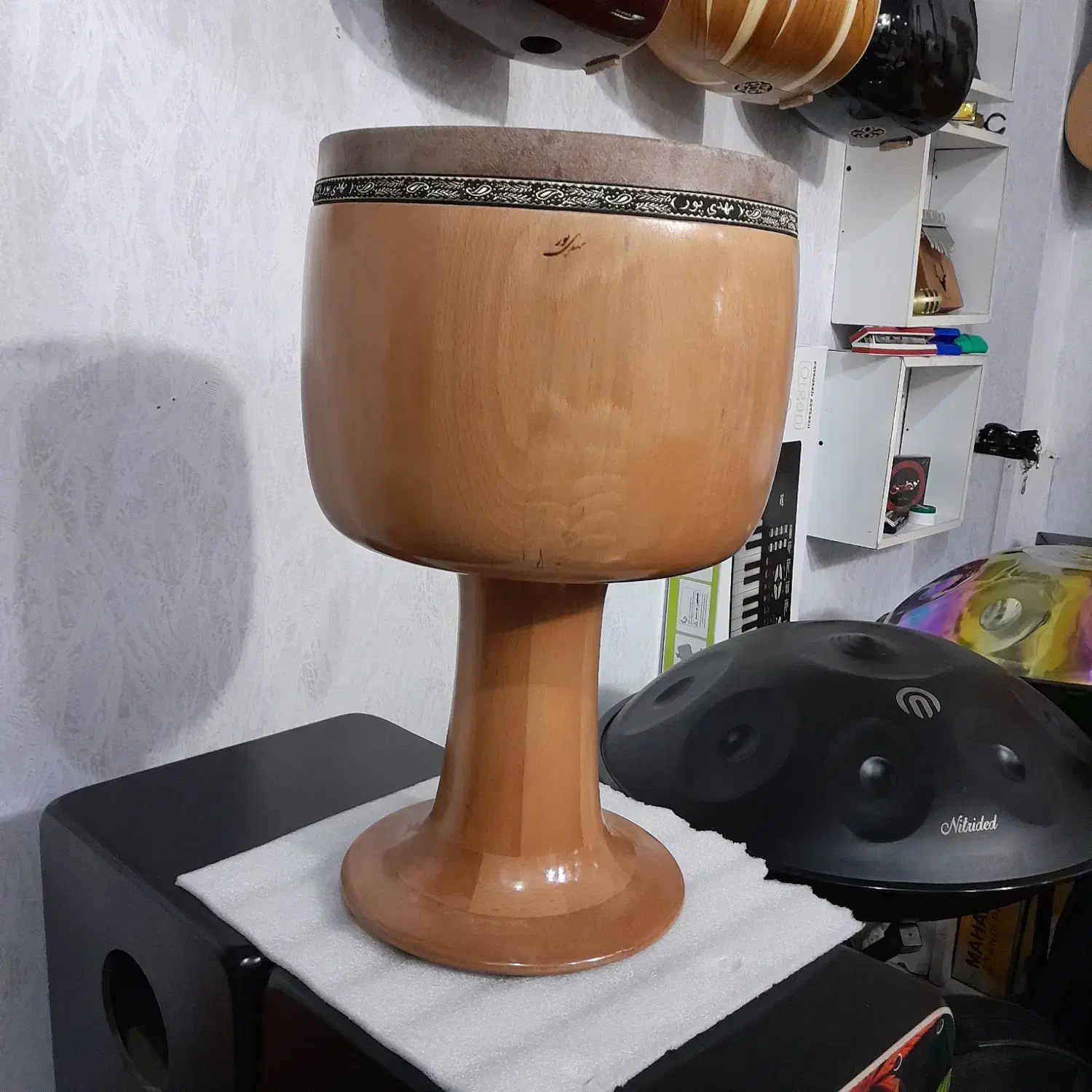 تنبک|سازهای سنتی|ارومیه, |دیوار