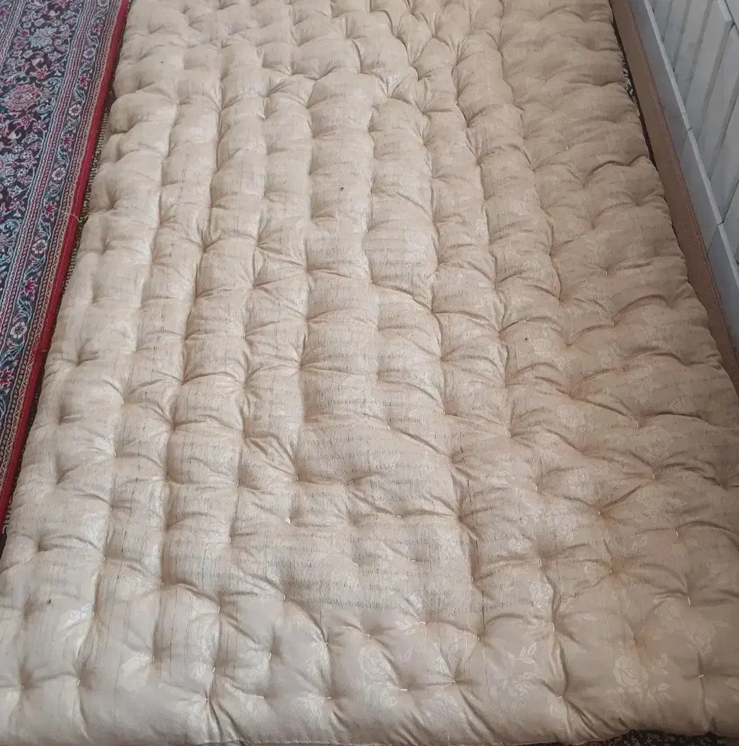 تشک|تشک تختخواب|قهدریجان, |دیوار