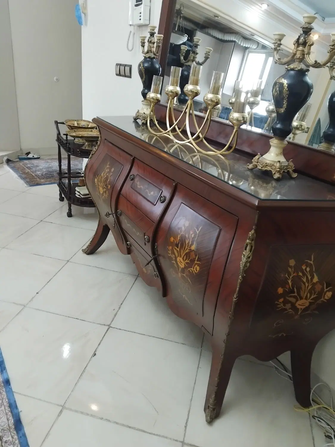 کنسول واینه شیک وارزنده منبت کاری خمره ای|بوفه، ویترین، کنسول|تهران, تهرانسر شرقی|دیوار