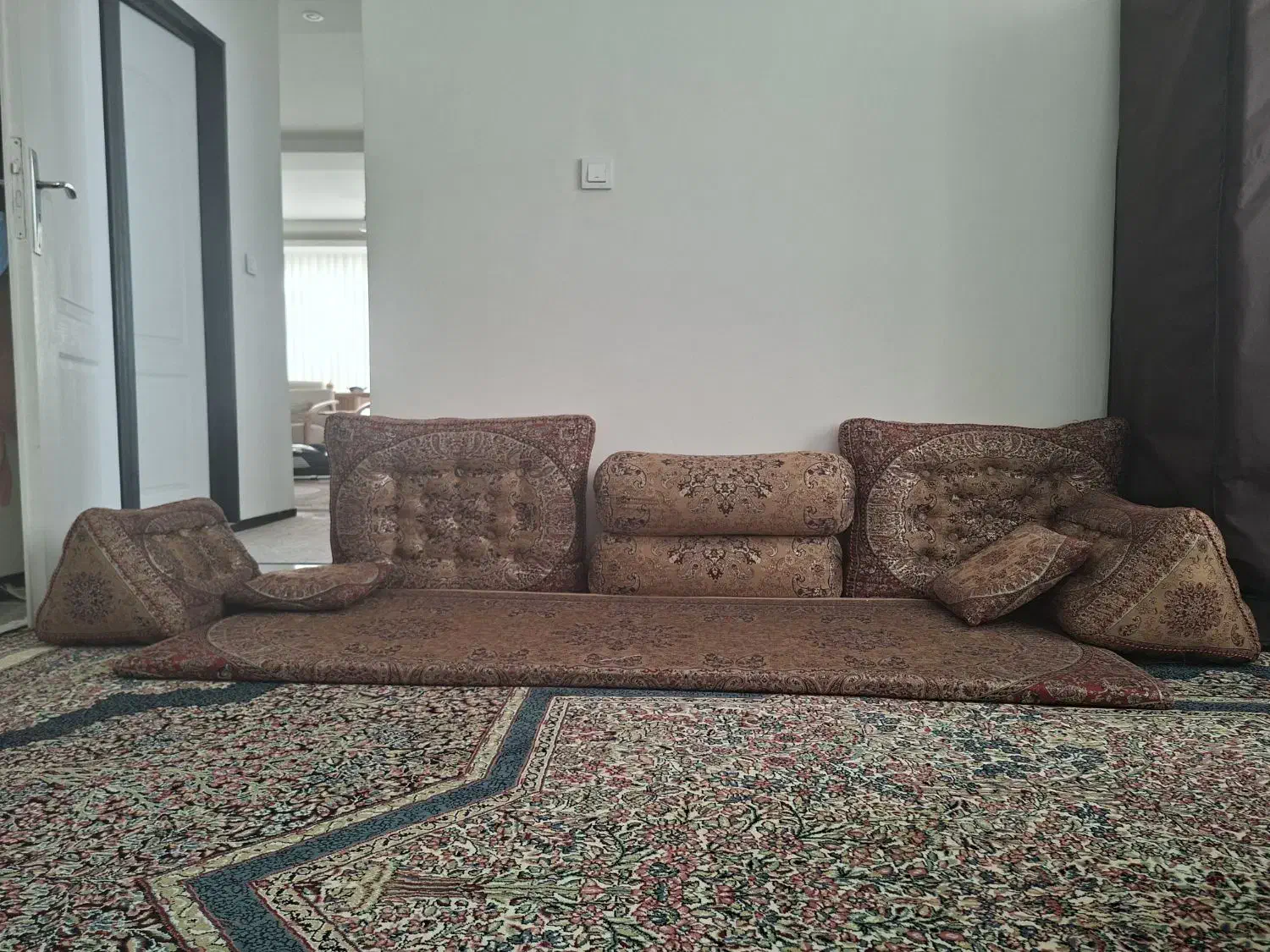 شاه نشین|پشتی|پردیس, فاز ۲|دیوار