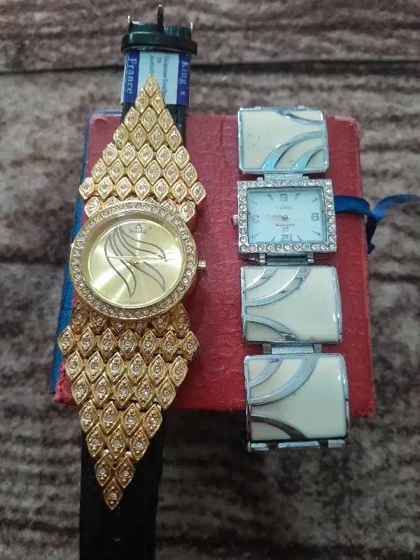 دوساعت زنانه|ساعت|اهواز, کوی طلاب|دیوار