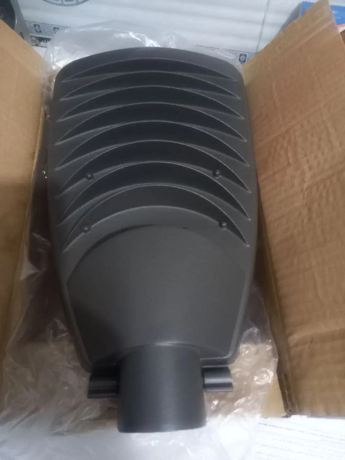 پرژکتور خیابانی ۶۰وات|لامپ و چراغ|شیراز, کوشک میدان|دیوار