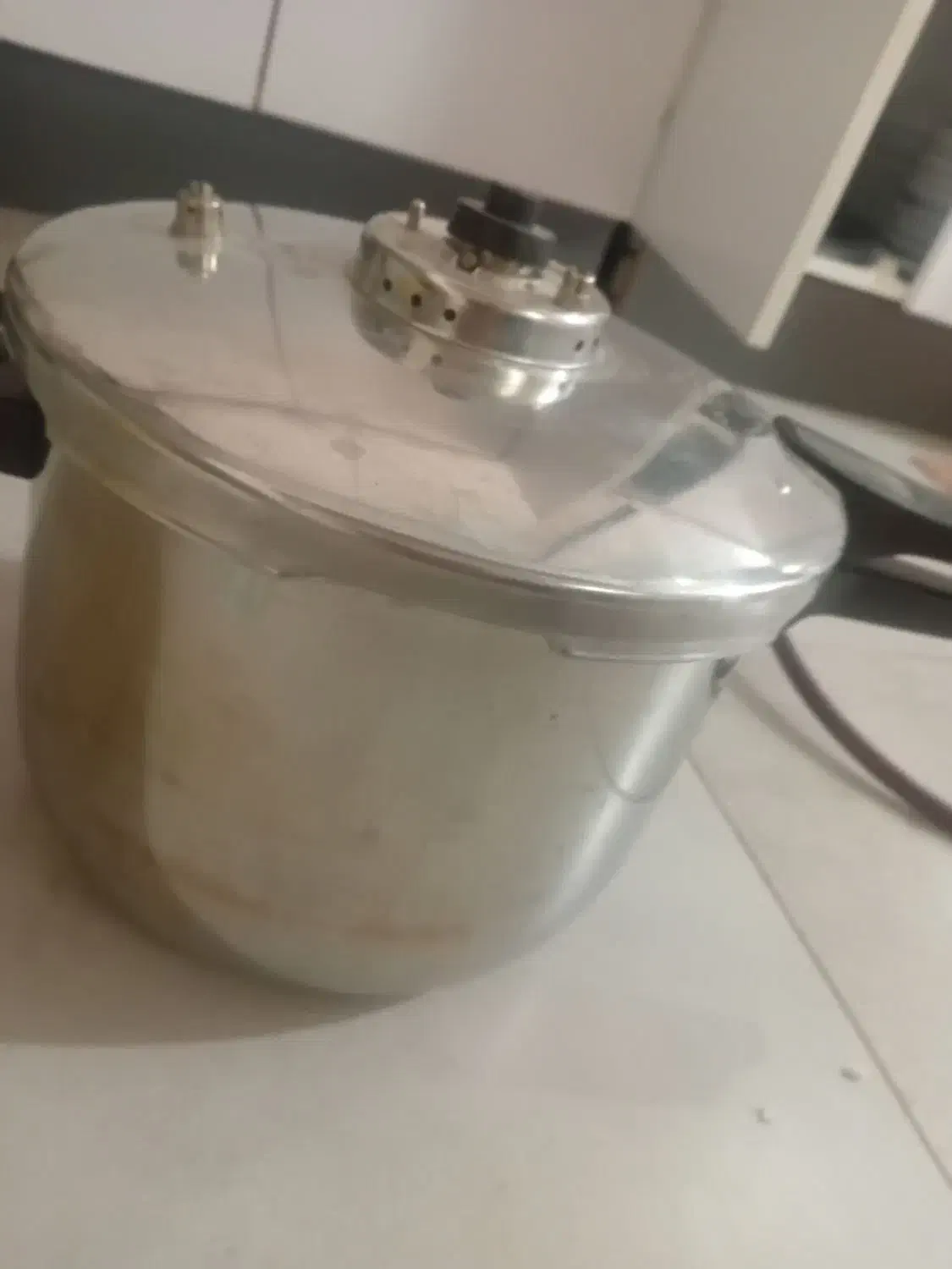 زودپز ۷نیم لیتر بزرگ سالم تمیز|ظروف پختوپز|دماوند, گیلاوند|دیوار