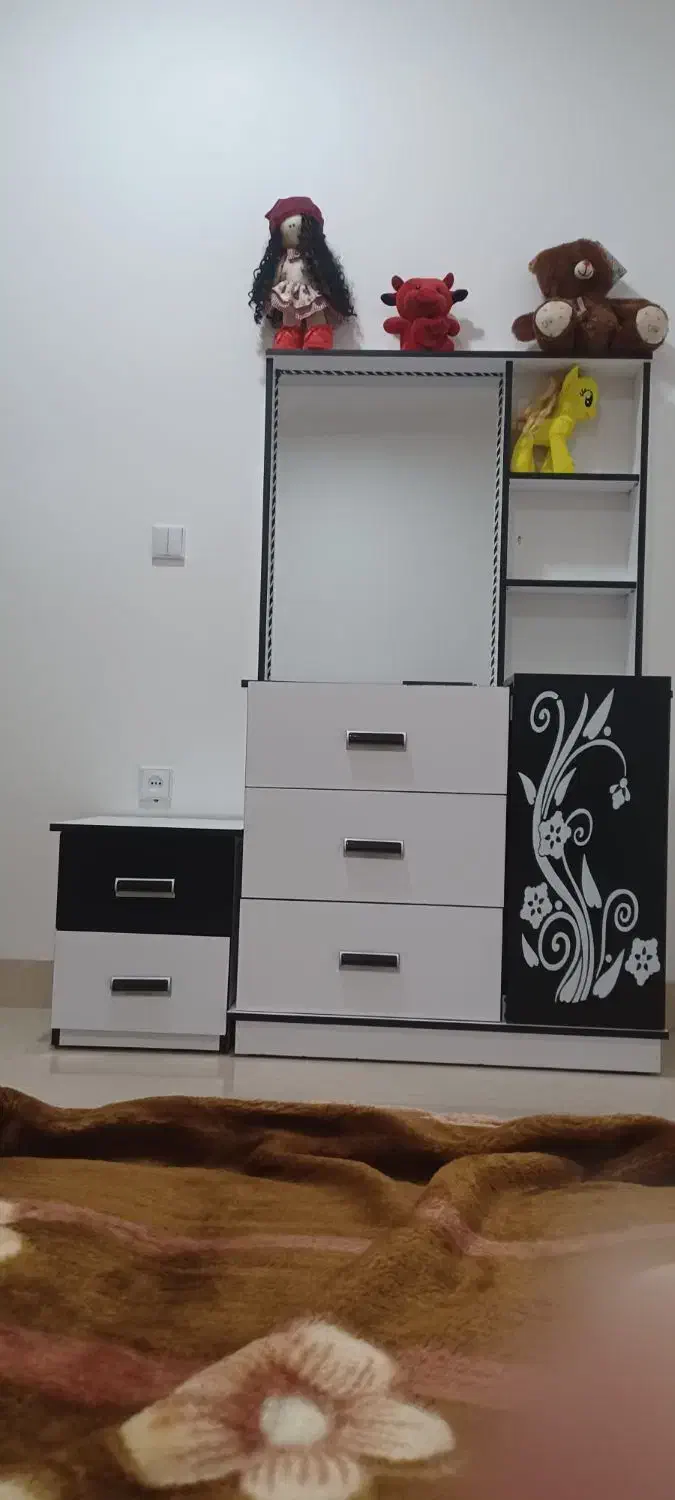 تخت خواب دو نفره|تخت و سرویس خواب|آبدانان, |دیوار