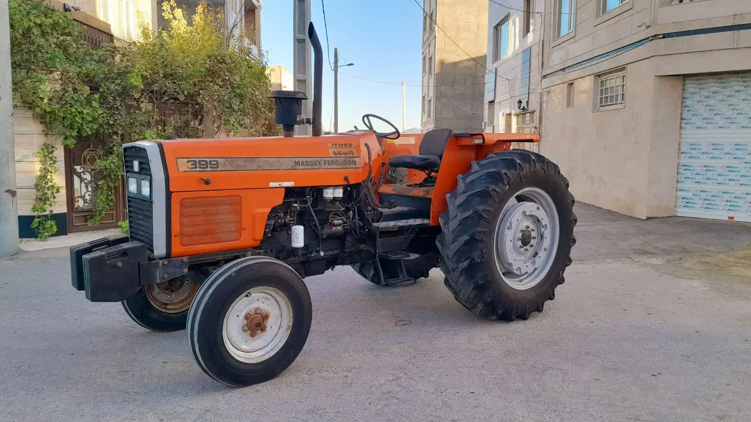 تراکتور۳۹۹ تک مدل ۸۱ موتور پرکیز|خودرو سنگین|قروه, |دیوار