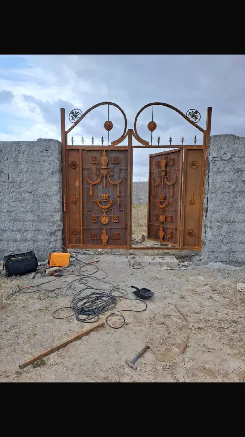 دروازه دو لنگه تاجدار|مصالح و تجهیزات ساختمان|کیاشهر, |دیوار