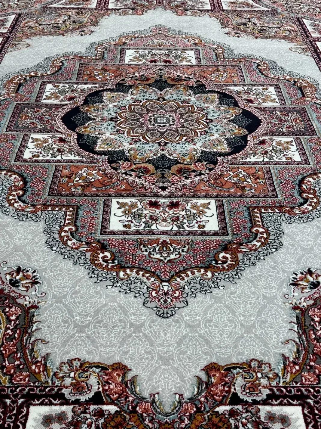 ۵۰۰ شانه، قیمت مناسب|فرش|گرگان, |دیوار