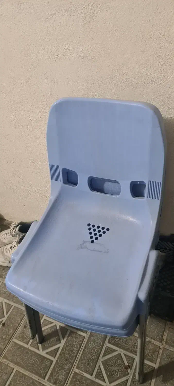 ص ن د ل ی پلاستیکی پایه فلزی|صندلی و نیمکت|ارومیه, |دیوار