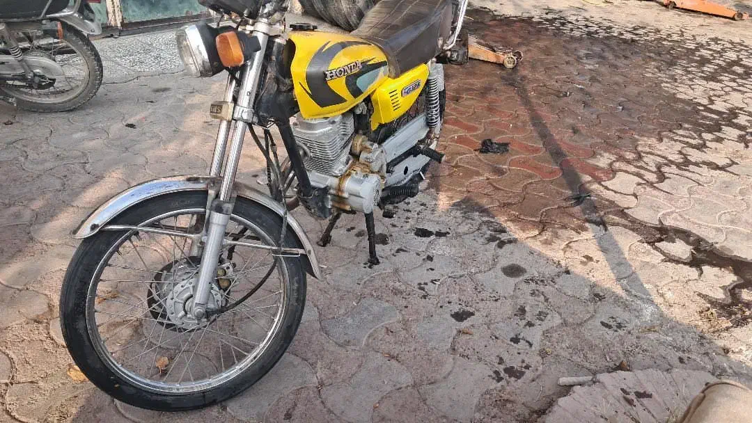 موتور هندا 200 cc|موتورسیکلت|قم, باغ شازده|دیوار