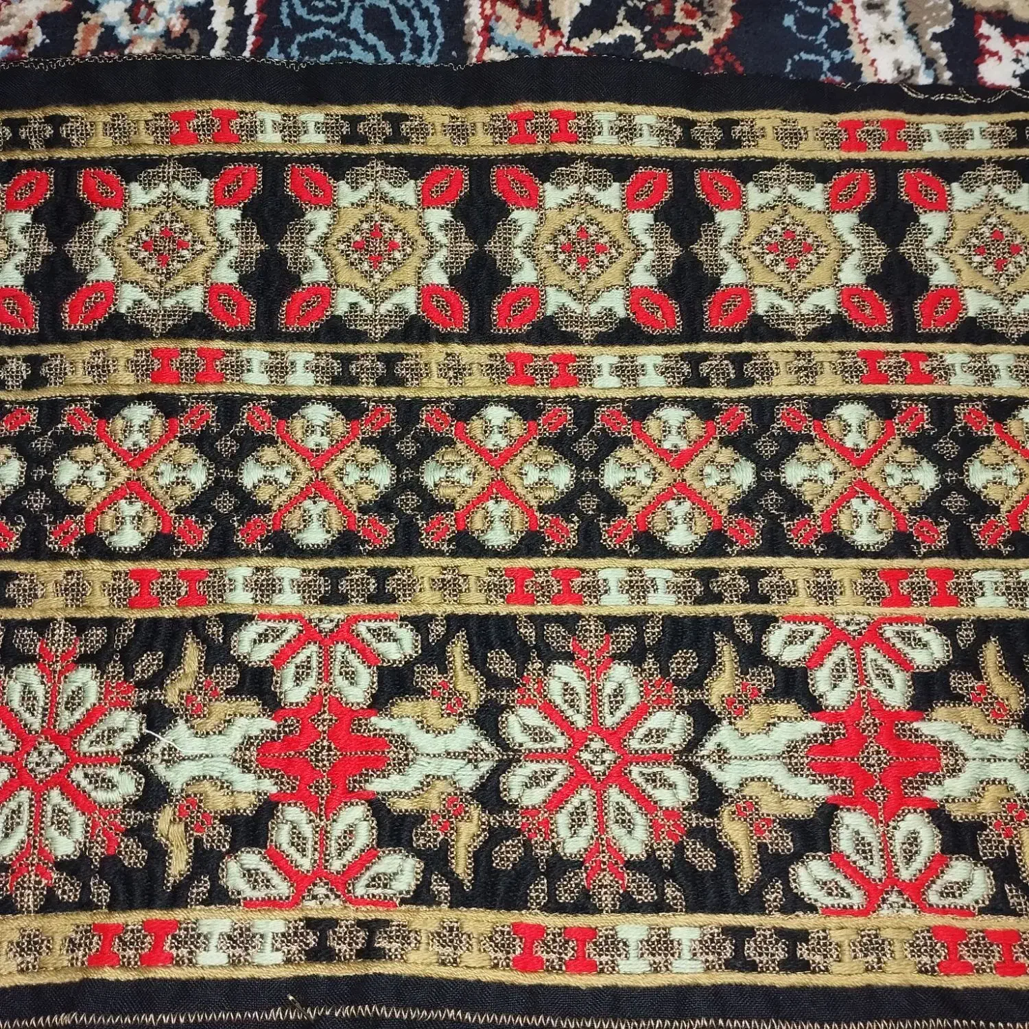 زی آستین|لباس|خاش, |دیوار