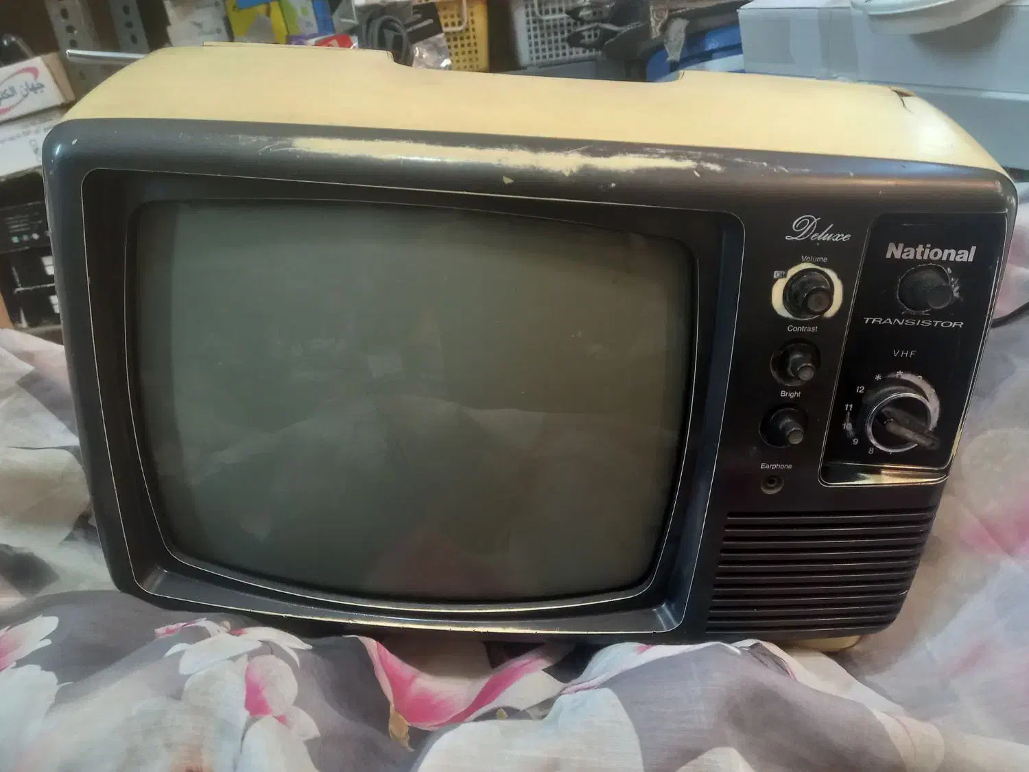 تلویزیون عتیقه ژاپن|کلکسیون اشیاء عتیقه|تبریز, |دیوار