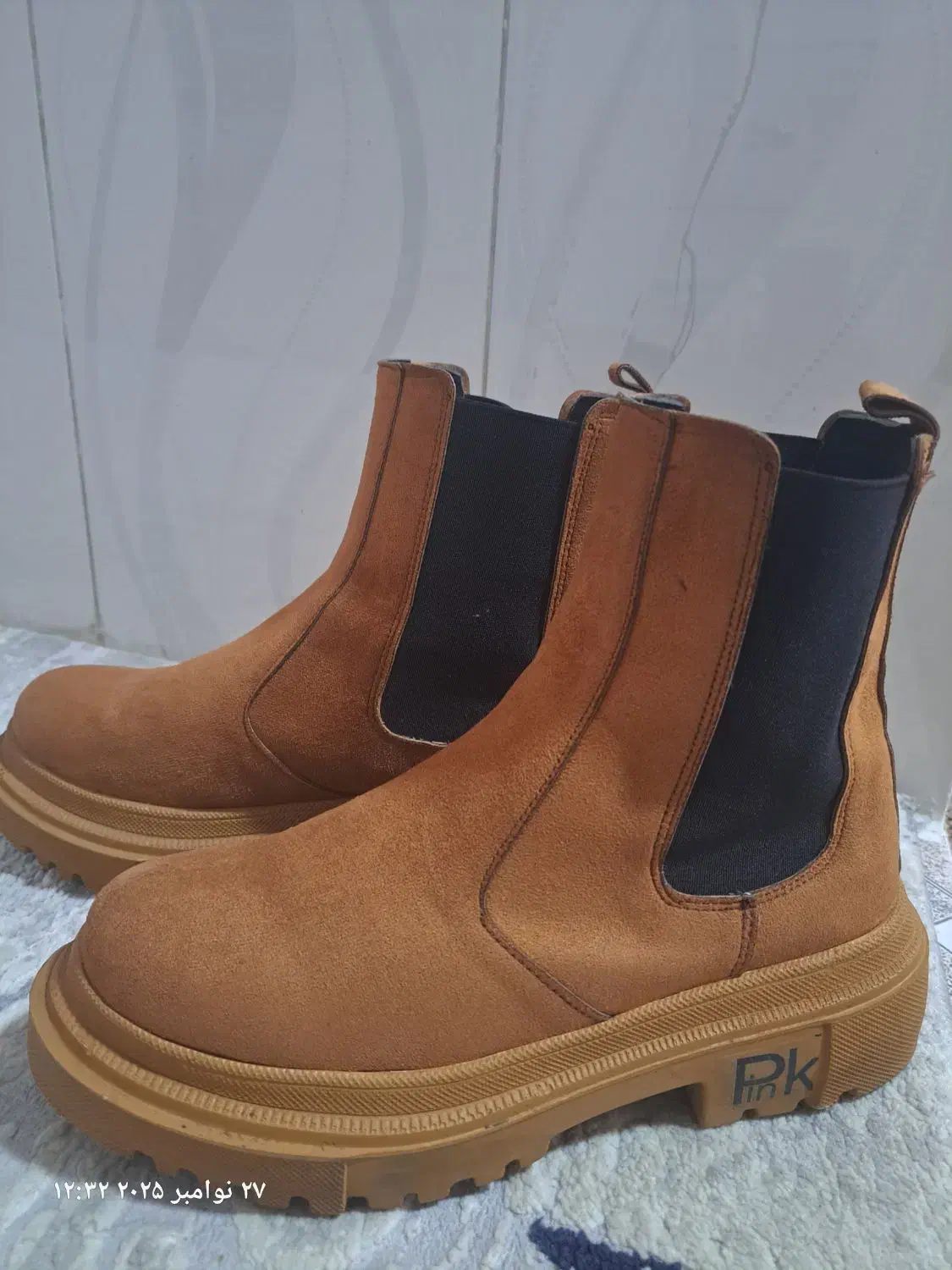 نیم بوت|کیف، کفش، کمربند|قم, نیروگاه|دیوار