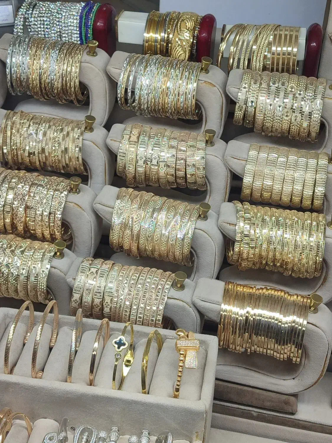 مقداری طلا پیدا شده|جواهرات|مشهد, شهرک مهر آباد|دیوار