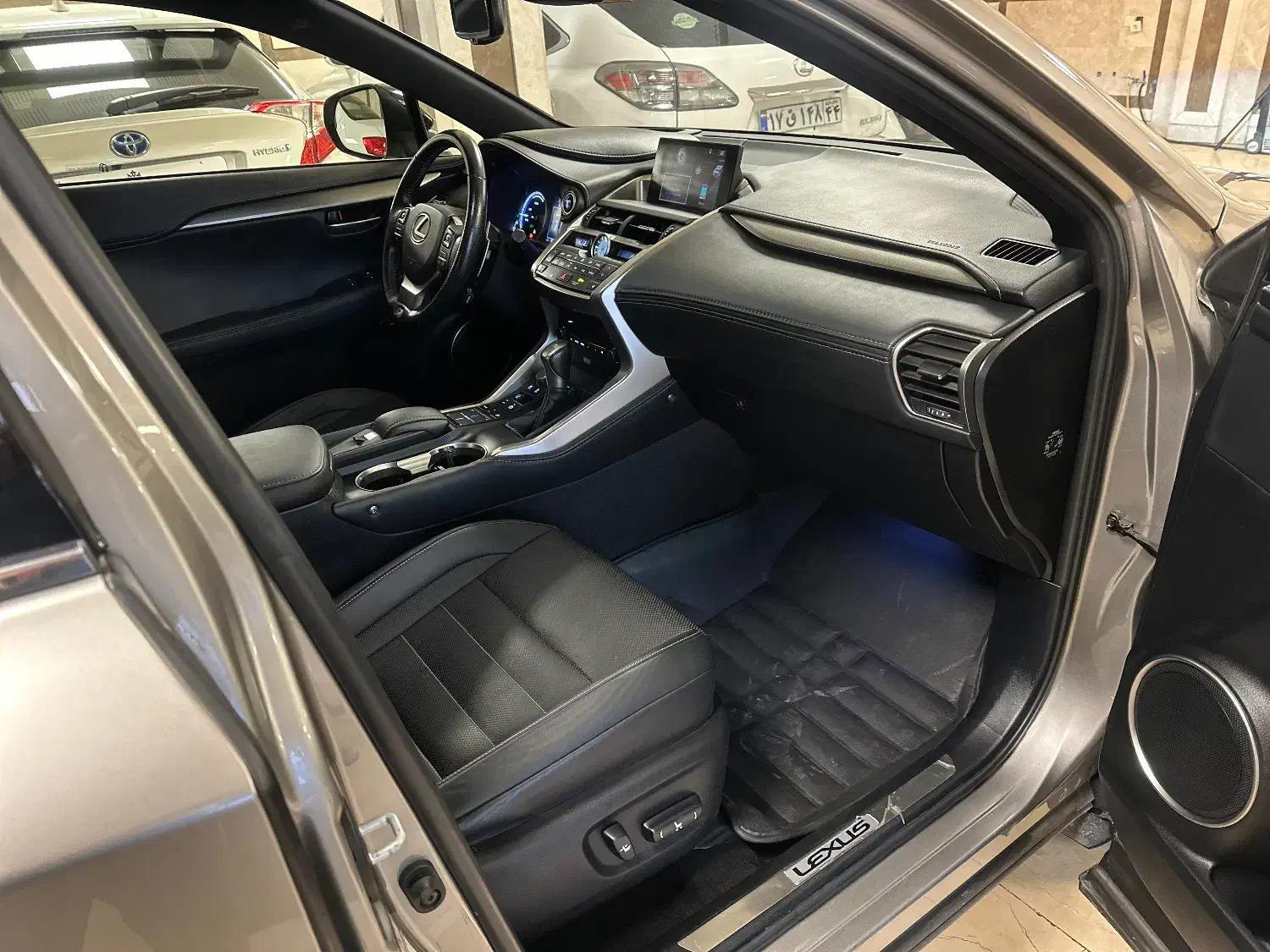 لکسوس nx 300 مدل ۲۰۱۷|خودرو سواری و وانت|تهران, صادقیه|دیوار