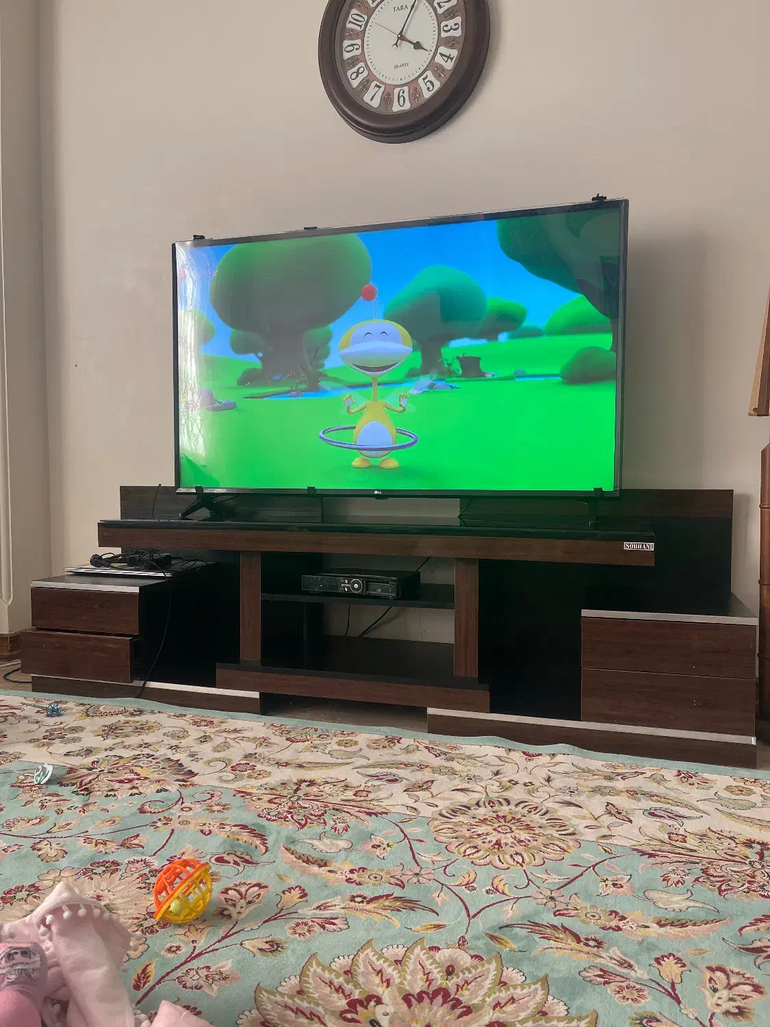 میز تلوزیون سالم پازلی|میز تلویزیون|اندیشه, اندیشه فاز ۴|دیوار