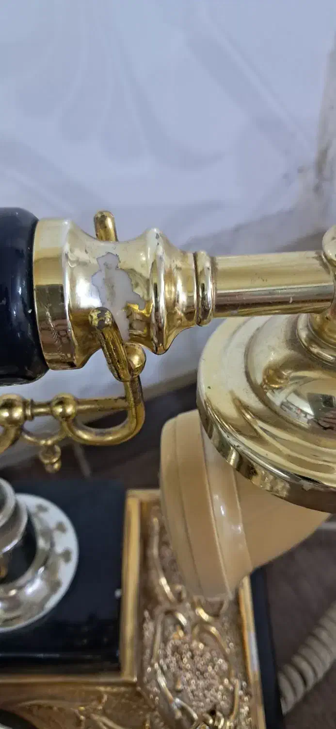 تلفن قدیمی مشکی طلایی|تلفن رومیزی|باقرشهر, |دیوار