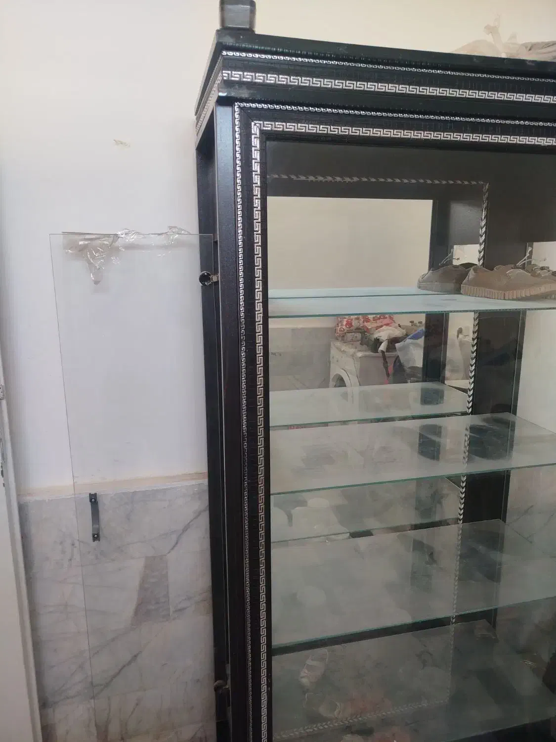 بوفه یا گنجه|بوفه، ویترین، کنسول|قائن, |دیوار