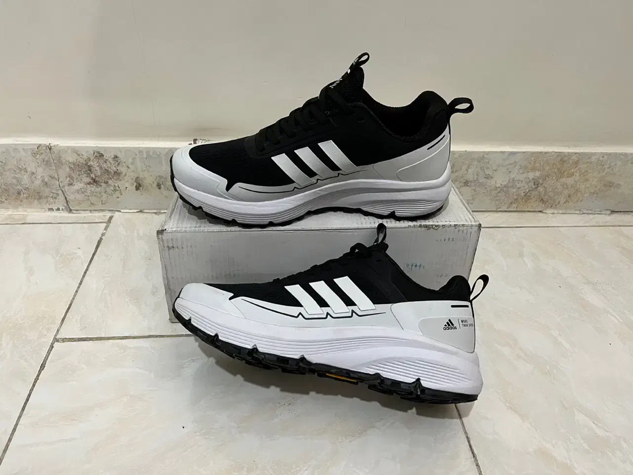 کتونی adidas سایز41و42|کیف، کفش، کمربند|تهران, گمرک|دیوار