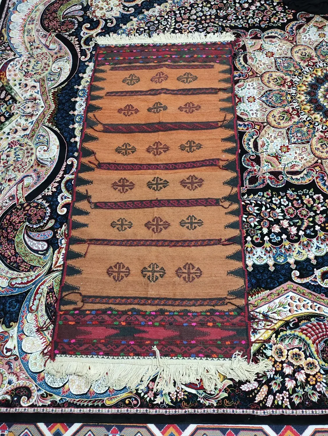 سفره ، گلیم و خورجین دست بافت قدیمی|گلیم، جاجیم، گبه|مشهد, شهرک شهید باهنر|دیوار