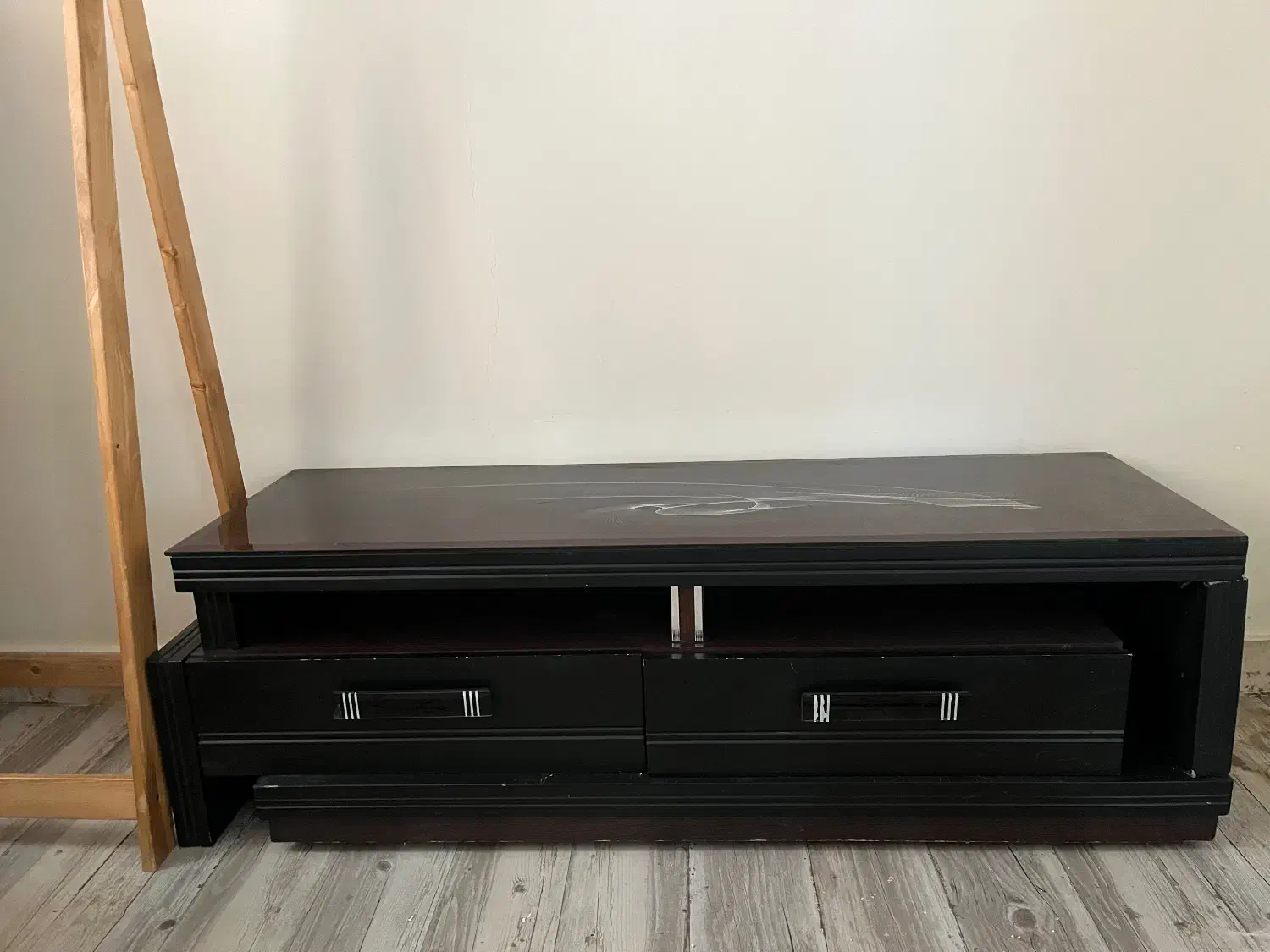 میز تلوزیون قهوه ای چوبی|میز تلویزیون|تهران, سازمان برنامه جنوبی|دیوار