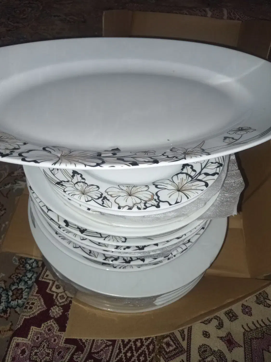 سرویس ۱۲ نفر|ظروف سرو و پذیرایی|اهواز, نادری|دیوار